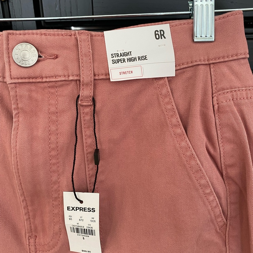 NWT EXPRESS Straight Super High Rise Coral Soft Stretchy Cargo 6R